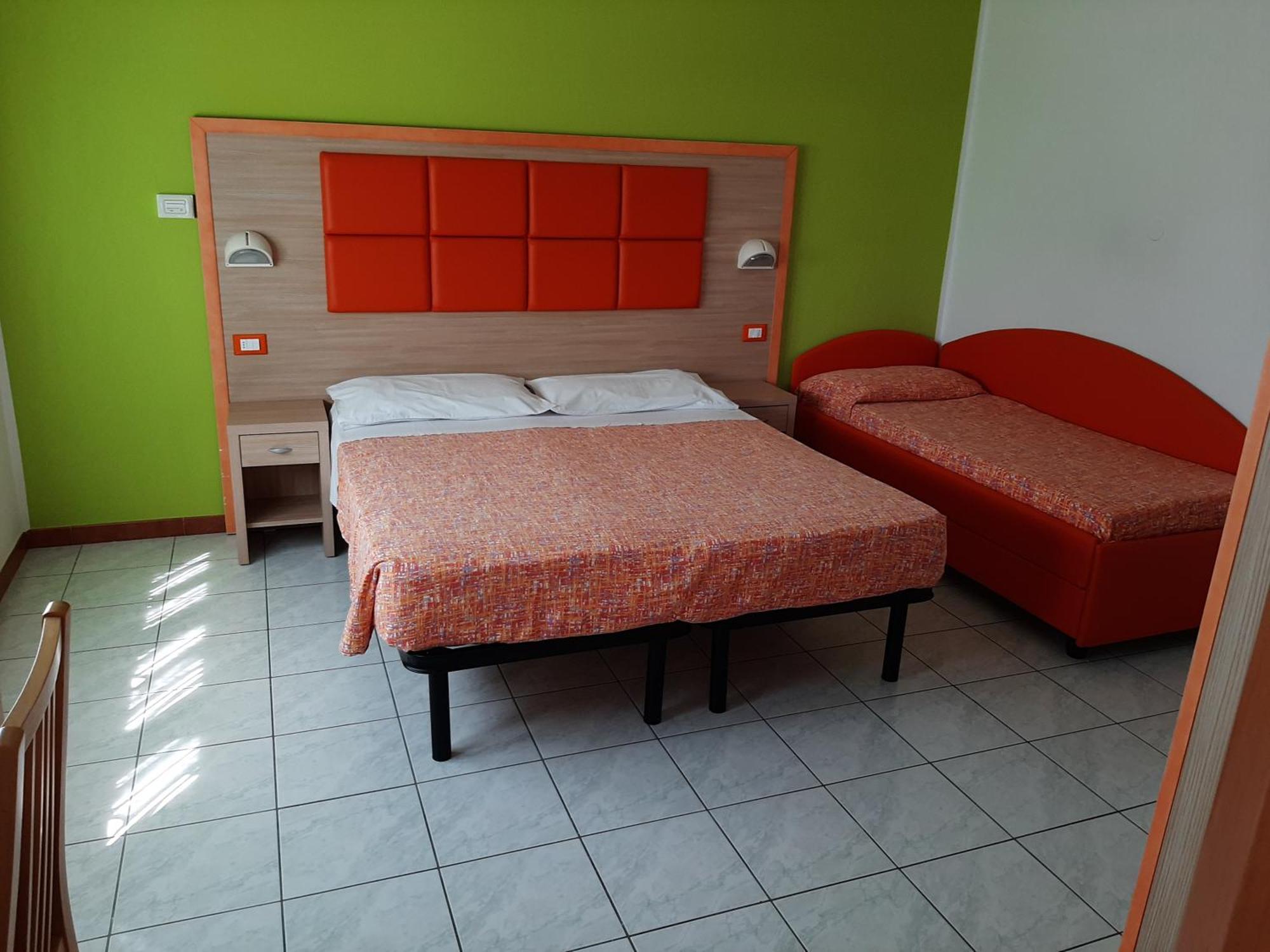 Consul Hotel 3*